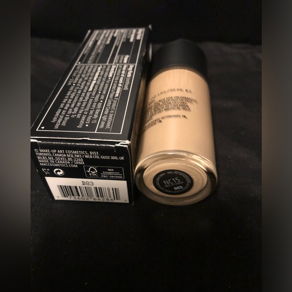BNIB MAC Cosmetics Studio Fix Fluid SPF15 NC15 - Picture 2 of 2